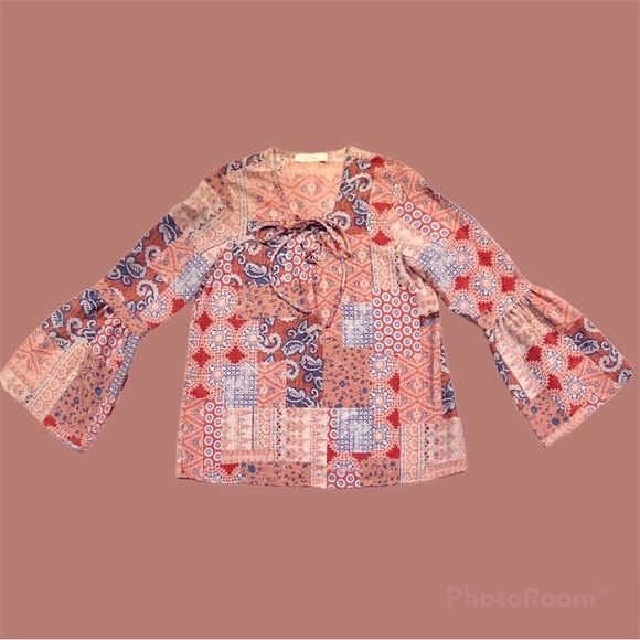 FINAL—AMIS—WOMEN’S BOHO-CHIC LACE-UP FRONT V-NECK DETAIL & FLARED SLEEVES!! BNWT - Picture 6 of 11